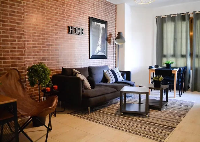 Near The - 3bed - 2bath - Wifi